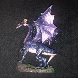 Dragon statue